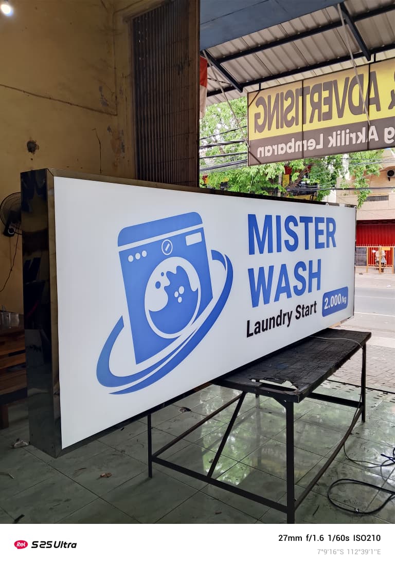 Neonbox Kotak Akrilik + Rangka - 1 sisi (UKURAN BESAR)